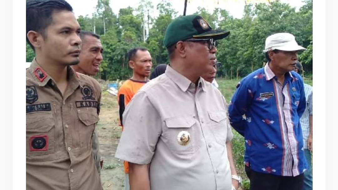 Kunjungi Kebun Masyarakat PJ Bupati Mubar Berkendara Motor Trail