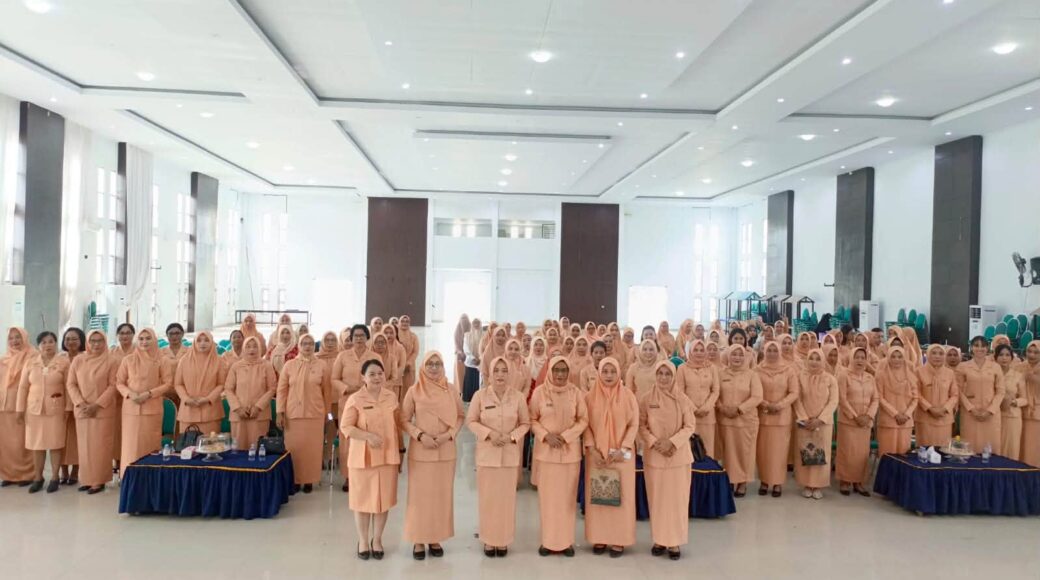 Foto_Bersama_Dharma_Wanita_Kolaka_Timur_2026 Foto_Bersama_Dharma_Wanita_Kolaka_Timur_2026.