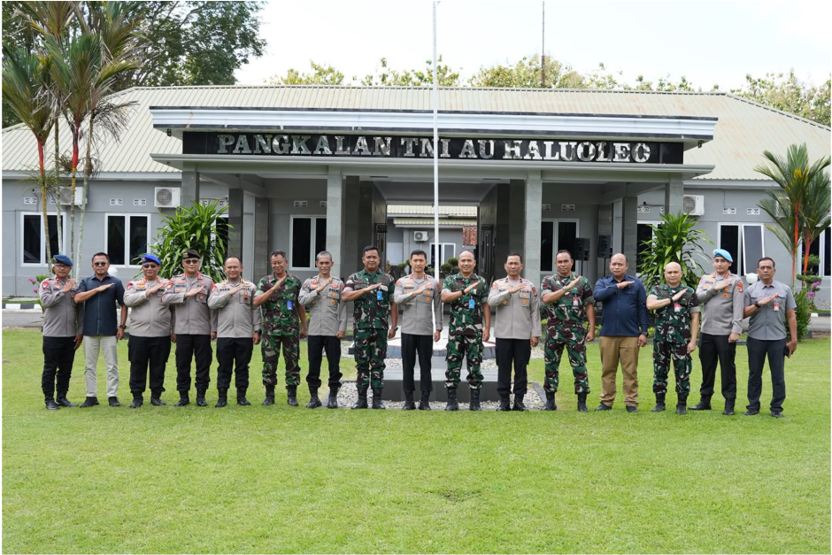 Foto_Bersama_Polda_Sultra_Lanud_HO_2026
