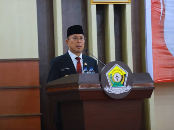 Gubernur-_Sultra_Andi_Sumangerukka.