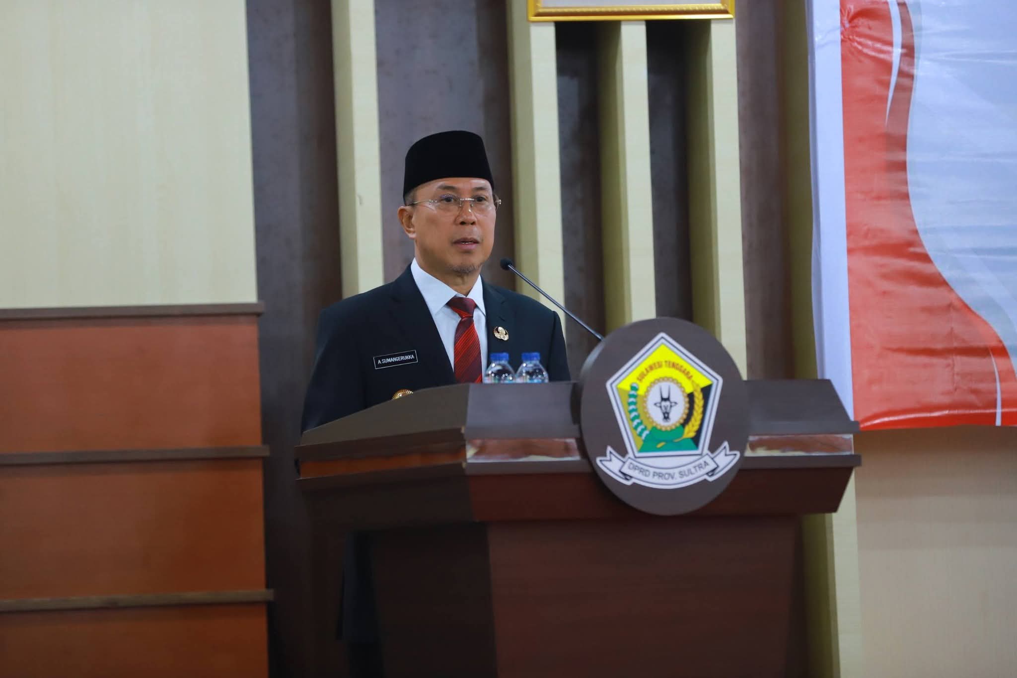 Gubernur-_Sultra_Andi_Sumangerukka.