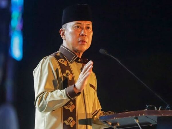 Gubernur_Sultra_Andi_Sumangerukka-1