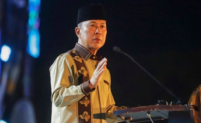 Gubernur_Sultra_Andi_Sumangerukka-1