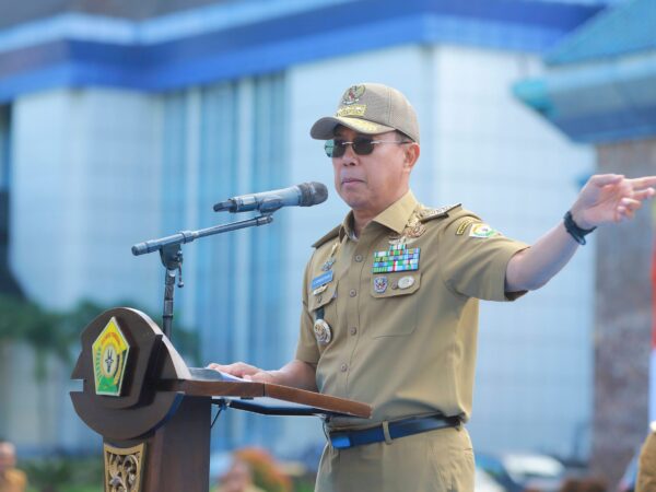 Gubernur_Sultra_Andi_Sumangerukka