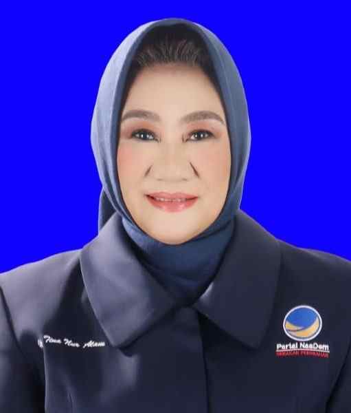 Tina Nur Alam