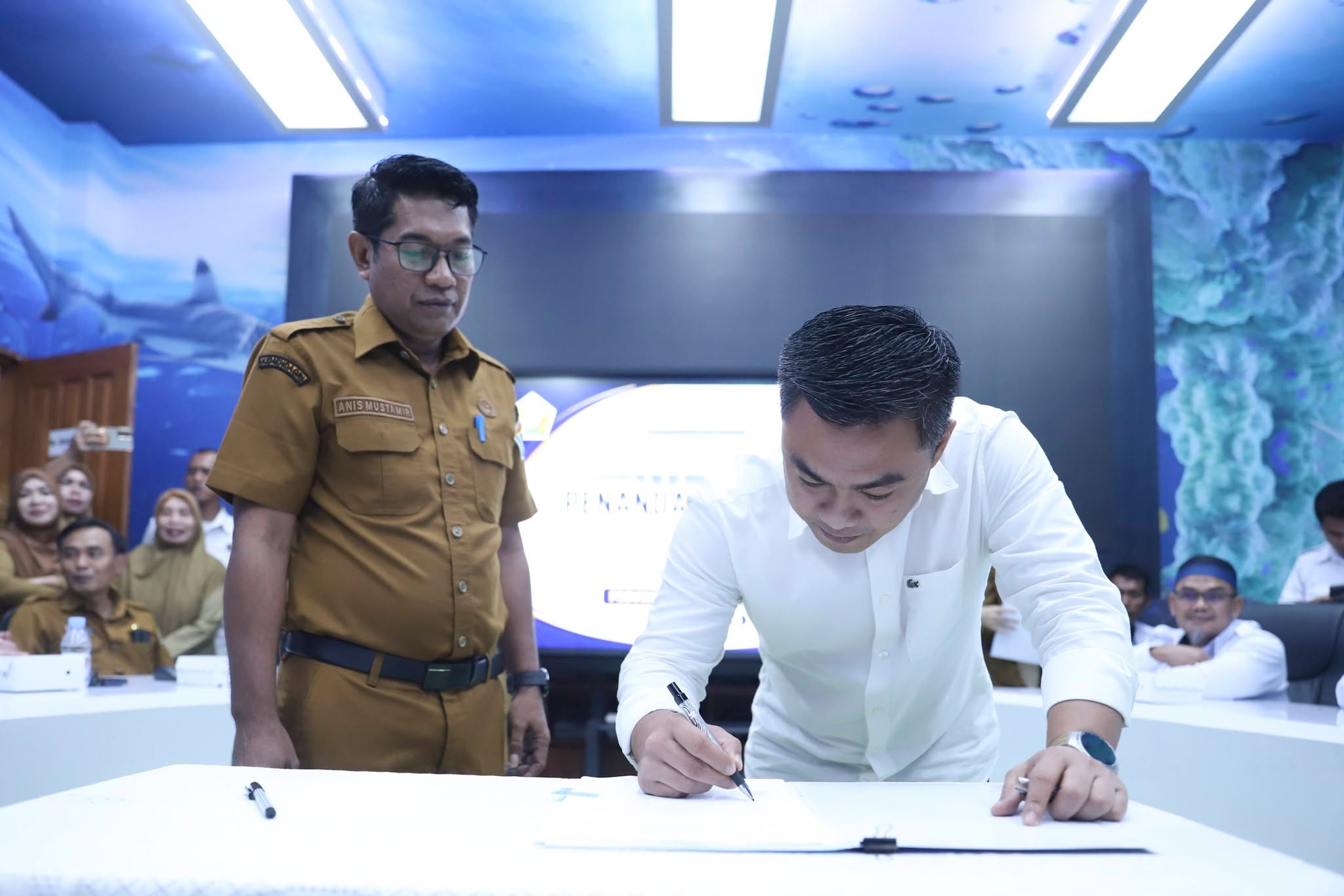 Penandatanganan_Pinjam_Pakai_BMD_Sultra