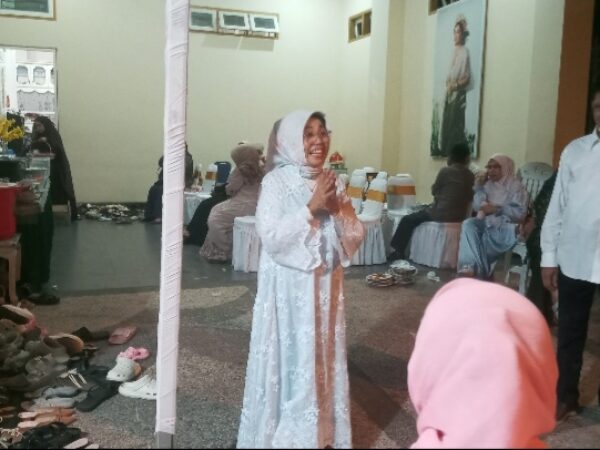 Anggota DPRD Sultra Harmawati Buka Puasa Bersama