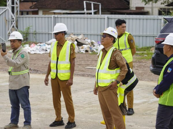 Plt_Bupati_Tinjau_Proyek_RSUD_Koltim