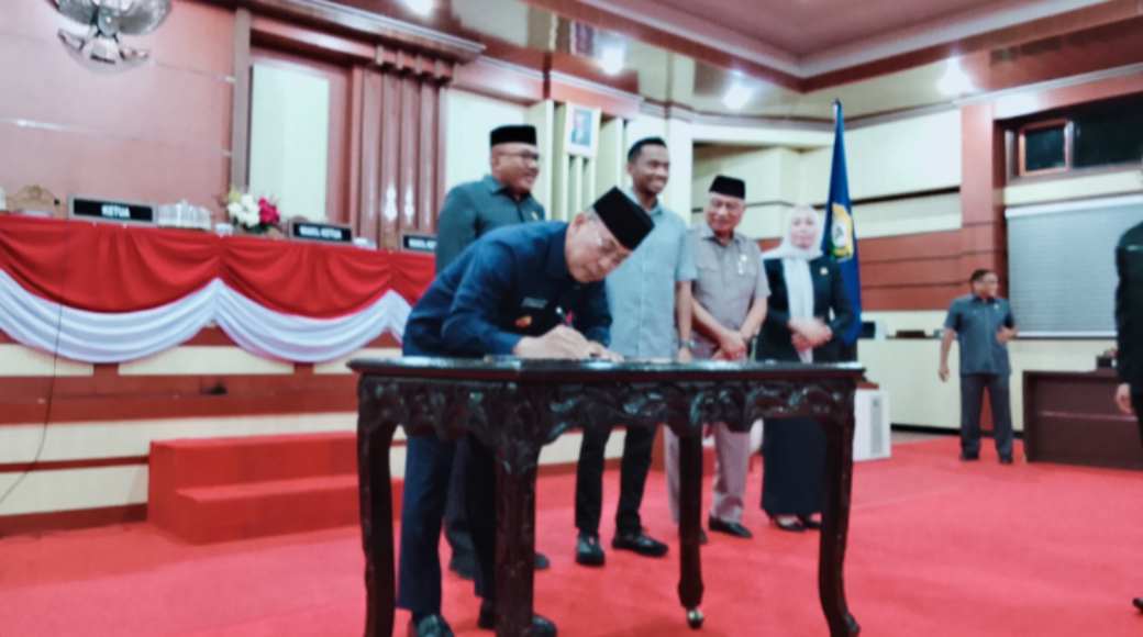 Rapat-_paripurna_DPRD_Sultra